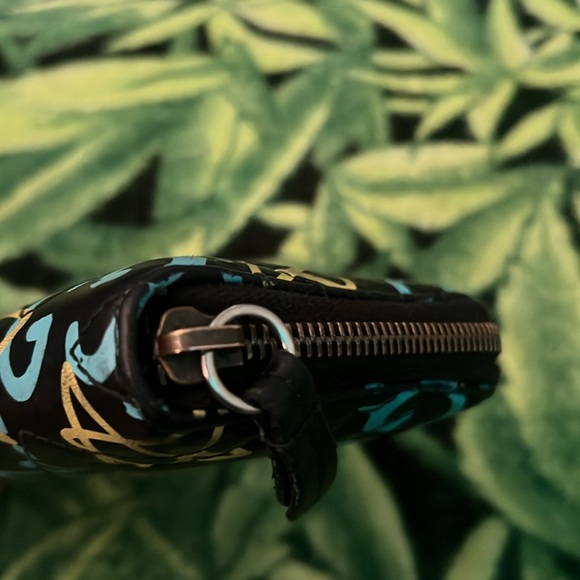 GUCCi GHOST WALLET - Picture 3 of 7